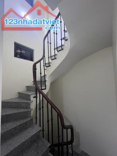Cần bán gấp nhà mới ở ngay phố Cầu Giấy 40m2, 6T, lô góc, thang máy - 3