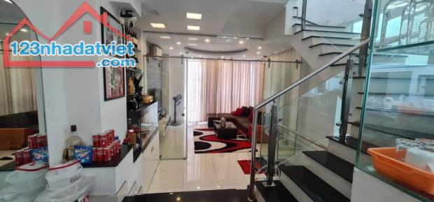 Gấp bán nhà 5 tầng, dt nền 40m2, chỉ 10.5 tỷ, ô tô thông Hoàng Sa, Quận 3. - 5