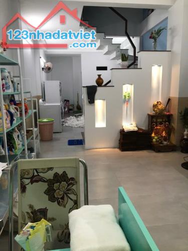 Bán nhà đẹp 4 tầng hẻm Đặng Tất gần biển xây kiên cố để ở và kinh doanh, giá 5tỷ700 - 1