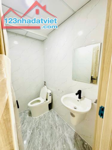 Duy nhất - bán tòa nhà VP mới MT Quang Trung - hầm 8 tầng. DT: 7,5x34m 49 tỷ - 1