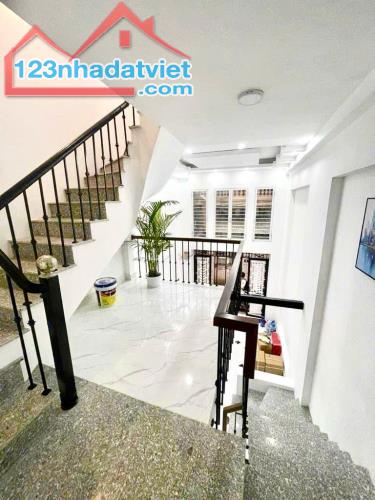 Bán nhà Chính Kinh, Full nội thất, 45m2, 8.5 tỷ