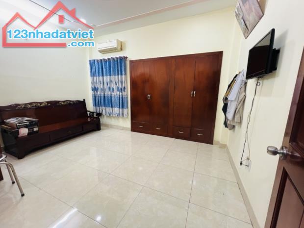 Gấp bán nhà 5 tầng Trường Thọ, chỉ 7 tỷ, dt nền 52m2, gần Mt Kha Vạn Cân, Thủ Đức.
