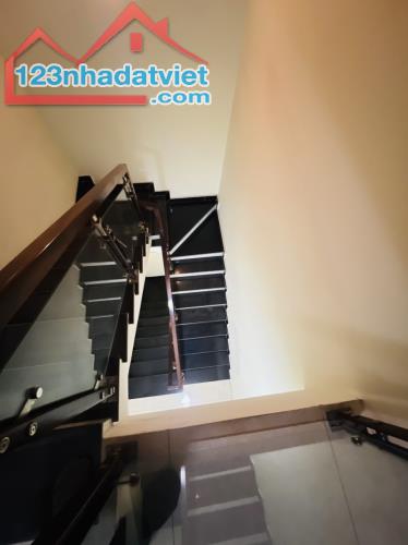 Gấp bán nhà 5 tầng Trường Thọ, chỉ 7 tỷ, dt nền 52m2, gần Mt Kha Vạn Cân, Thủ Đức. - 4