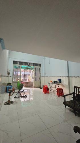 Gấp bán nhà giá 6 tỷ, dt nền 70m2, thông Mặt phố kinh doanh Đặng Văn Bi, Thủ Đức.