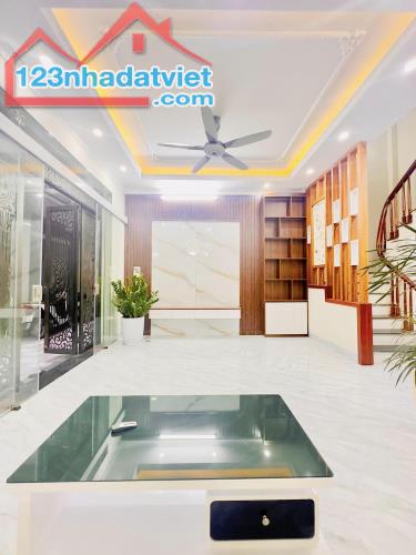 Quang tiến tây mỗ-68m2-4 tầng dân xây- ô tô tránh đỗ cửa-kinh doanh-dân trí cao