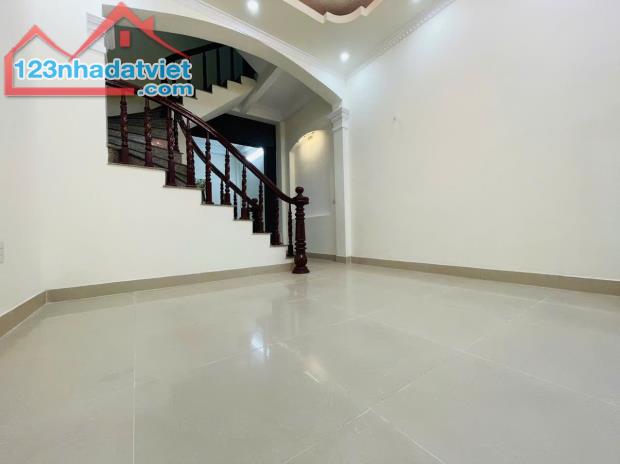 BÁN NHÀ 1.93 TỶ 3 TẦNG 50M2 NGÕ RỘNG KHU BÃI VƯỢT - 2