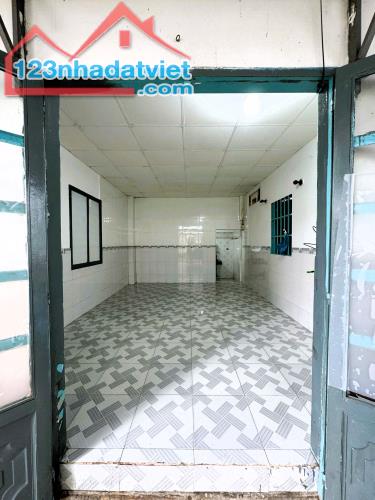 Cho thuê nhà 80m2 2pn có sân để ô tô đường 11 - Trường Thọ