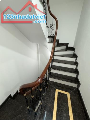 Bán nhà Hoa Lâm, Long Biên, 31m2 x 5 tầng, đẹp, đủ nội thất, gần ô tô, đủ tiện ích an sinh - 5