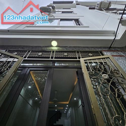 Nhà bán Thạch Bàn,32m 5tâng 4,95tỷ _Full nội thất,Ở Ngay