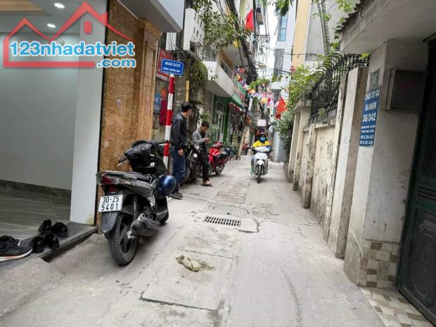 Nhà Đẹp Lô Góc Gần Phố Khương Đình 40m2 Kinh Doanh Giá 7.2 tỷ LH 0934550556