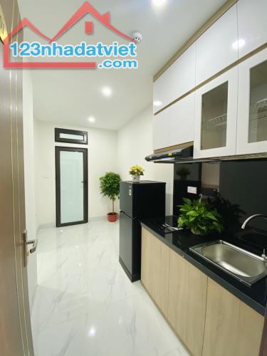 Bán tòa CCMN/CHDV 62m2 Vĩnh Tuy, sát Cao đẳng Kinh doanh Công nghệ, DT 800tr/năm - 2