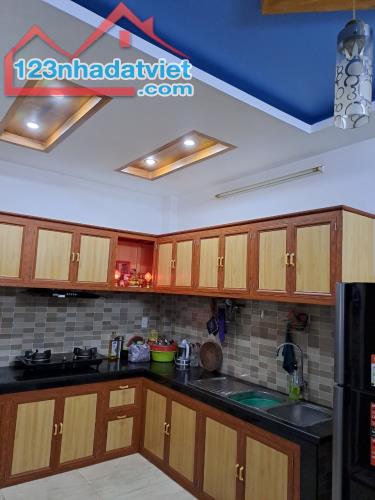 Sát Tiểu La Hoà Cường Bắc Hải Châu Nhà 3 Tầng Kiên Cố, Diện Tích 50M2 Ngang 5m Oto Đỗ Ngay - 2