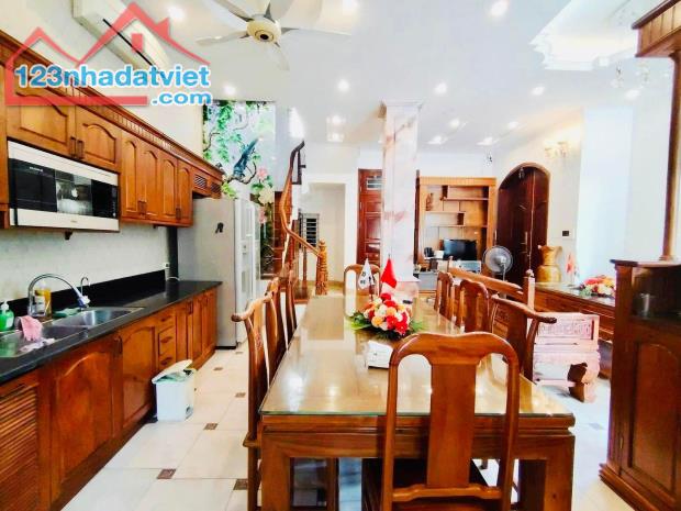 SIÊU BIỆT THỰ LÔ GÓC BA ĐÌNH ĐỘI NHÂN,DIỆN TÍCH 155M, MT 8,2M, 3 MẶT THOÁNG AN NINH TỐT - 2