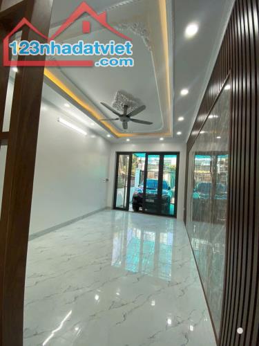 Bán nhà Thọ Am, Liên Ninh, Thanh Trì diện tích 42m2, 5T, Ô TÔ ĐỖ CỬA