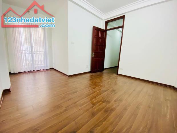 Bán nhà ngõ 172 Âu Cơ. 1 nhà ra ô tô tránh. 50m2, 5 tầng Mt3,8m. nhỉnh 8 tỷ. - 1