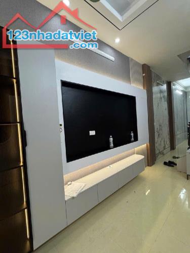 Cơ Hội Sở Hữu Nhà 36m² Tại Tam Trinh - Nội Thất Cơ Bản - Sổ Đỏ Chính Chủ - Gần Phố - 3