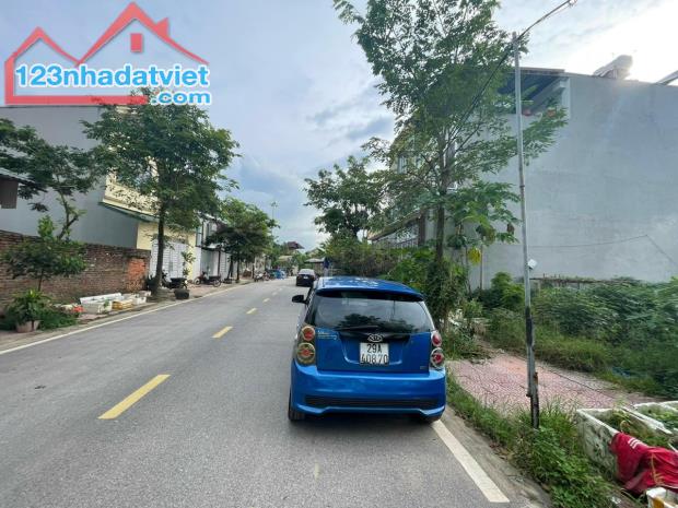 Bán đất khu Đồng Rộc, Hội Hợp, Vĩnh Yên. DT 90m2 view vườn hoa - 1