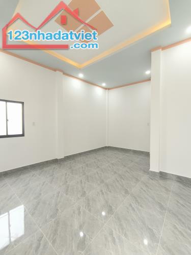 Nhà đẹp Tân Vạn 2.35 tỷ/ 75m2 xây mới lầu trệt hoàn công - 2