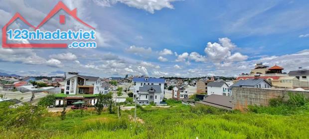 BÁN ĐẤT ĐẸP GIÁ RẺ VIEW ĐẸP CHỈ 8,8 TỶ ĐÀ LẠT