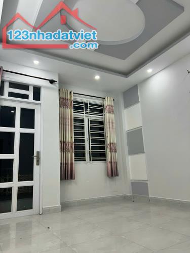 nhà dưới 6 tỷ. hẻm 1979 huỳnh tấn phát nhà bè, dt: 4 x 13m, 2 lầu, 4pn, 5wc - 3