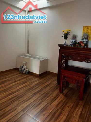 Nhà siêu đẹp Trần Duy Hưng - Cầu Giấy dt 40 m2 x 5  tầng, mt 4 m - Giá 11.2 tỷ - 3