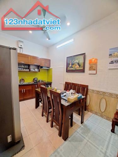 Phố Nguyễn Khánh Toàn 50m2 MT4.6 Giá 13.6 tỷ, Oto, Kinh Doanh - 1