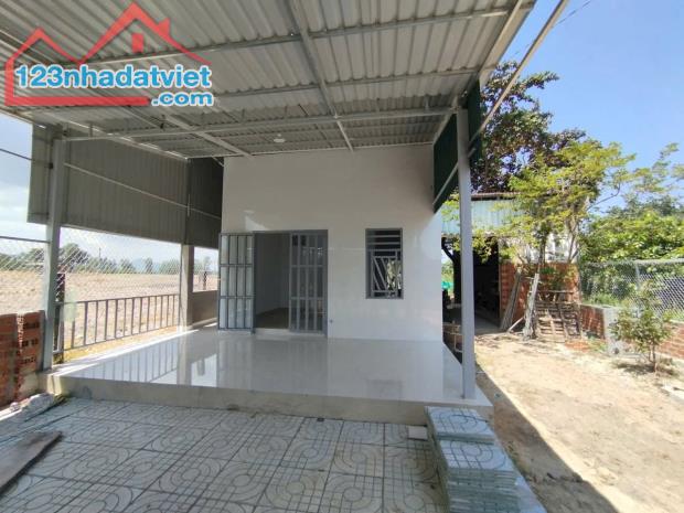 bán đất vườn 1000m2 có sẵn 200m2 thổ cư, Tân Phước, LaGi, Bình Thuận. Giá 2 triệu/1m2 - 3