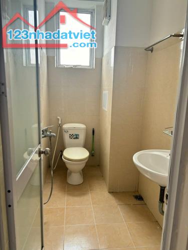 Căn hộ chung cư CT4A1 65m2 thiết kế 2PN,2WC full nội thất gắn tường như hình. Giá bán 3.xx - 4