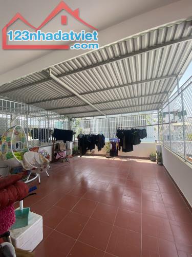 Bán nhà 4 tầng KĐT Phước Long B. Tp Nha Trang . 100m2 , Sổ Hồng . Giá 5.7 Tỷ .