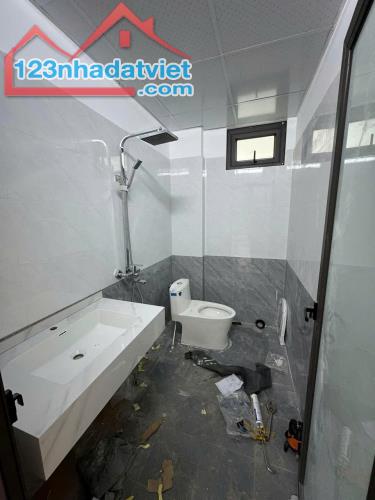 Ngõ Oto , Trục Đường Lớn – 37m2 – tại lòng Phụng Châu .15p ra Ngã Tư Sở - 4