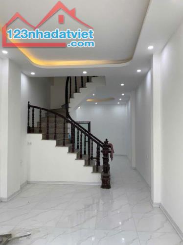 BÁN NHÀ PHAN ĐÌNH GIÓT 43M X 4 TẦNG 
LH: 0372413014 - 1