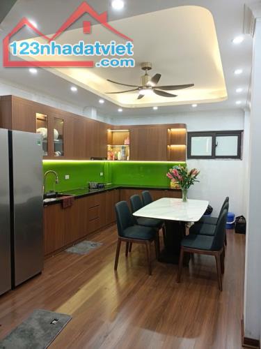 Chính Chủ Nhờ Bán Căn Nhà Thạch Bàn hơn 9 tỷ-55m2-Ô TÔ-DÂN XÂY-FULL NỘI THẤT-SÁT PHỐ - 2