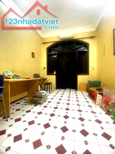 Chính chủ cần bán nhà 4 tầng giá 11 tỷ, DT 50m, Đường Trần Phú, Hà Đông, ngõ ô tô - 2