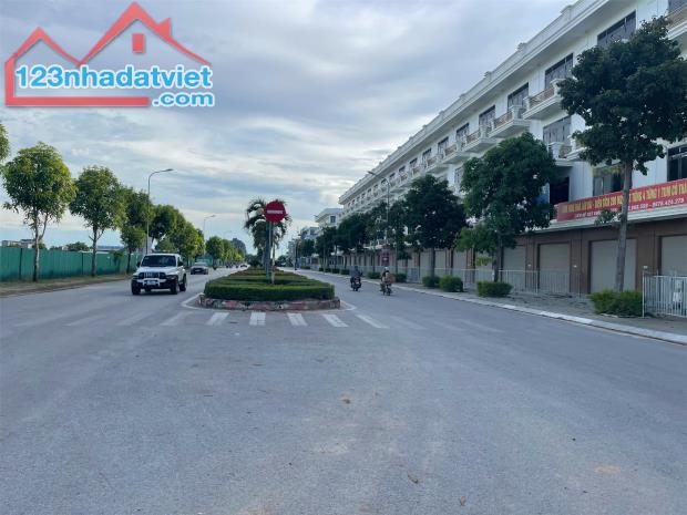 SHOPHOUSE MẶT ĐẠI LỘ, NHÀ 4 TẦNG, BÀN GIAO SỔ.  KĐT XUÂN HƯNG TP.THANH HÓA.  CĐT: 0966