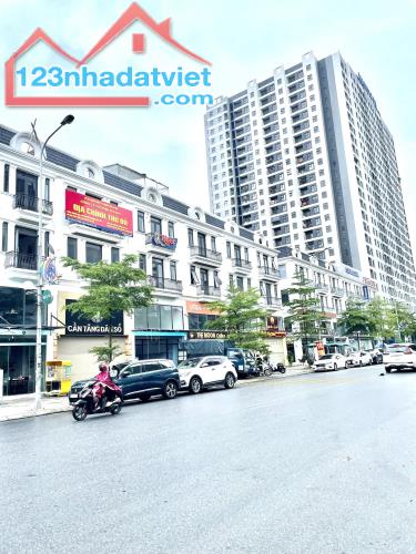 Bán đất Trâu Quỳ,siêu hiếm mặt phố Thành Trung 50m2 mt 4.5m kinh doanh vip.0982852808