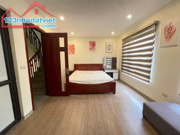 NHỈNH 6 TỶ CÓ NHÀ  MỚI- ĐẸP- FULL NỘI THẤT,36M2, 5 TẦNG, MT 5M, BÁT KHỐI- LONG BIÊN.