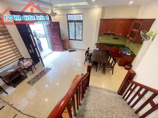 NHỈNH 6 TỶ CÓ NHÀ  MỚI- ĐẸP- FULL NỘI THẤT,36M2, 5 TẦNG, MT 5M, BÁT KHỐI- LONG BIÊN. - 1