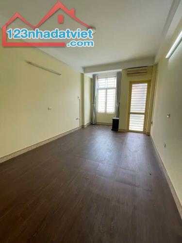 NHỈNH 6 TỶ CÓ NHÀ  MỚI- ĐẸP- FULL NỘI THẤT,36M2, 5 TẦNG, MT 5M, BÁT KHỐI- LONG BIÊN. - 2