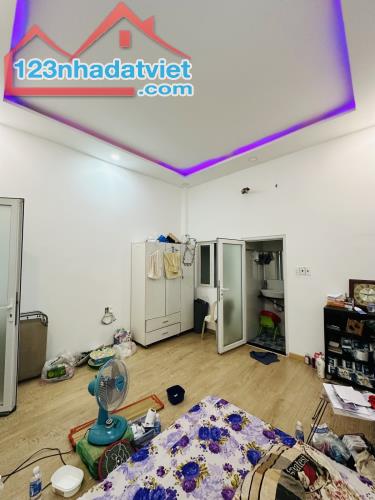 TÂN PHÚ HXH, CẠNH MẶT TIỀN, HƠN 70M2 - 2 TẦNG KIÊN CỐ, 3 PHÒNG - HOÀN CÔNG ĐỦ, CHỈ 6.6 TỶ - 2