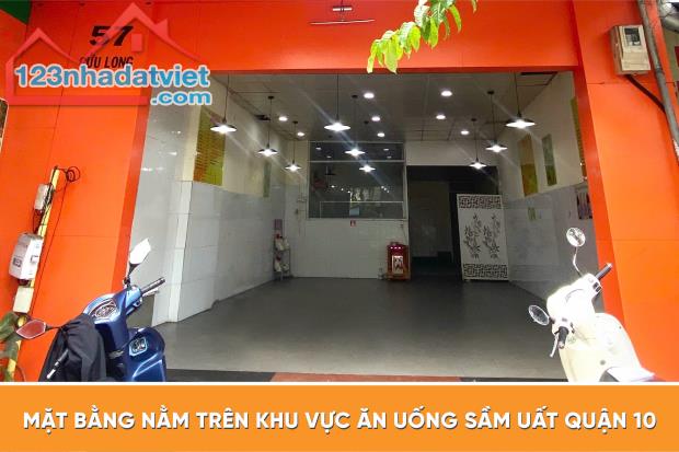 Mặt bằng nằm trên khu vực ăn uống sầm uất quận 10