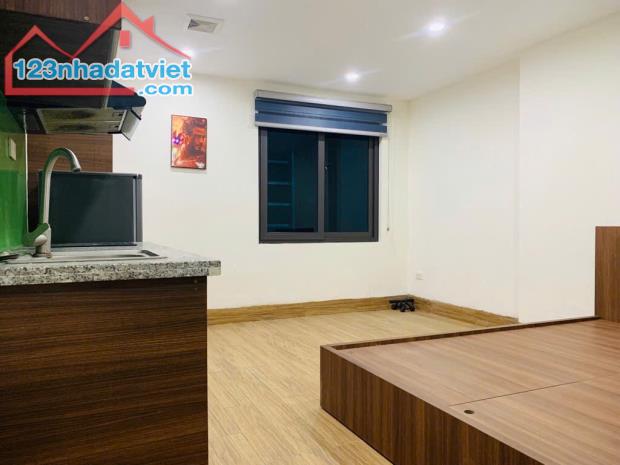 Bán gấp nhà Nhân Hoà-Thanh Xuân,dt 87.7m2, giá 9.25 tỷ, sổ nở hậu,10m ra ô tô tránh