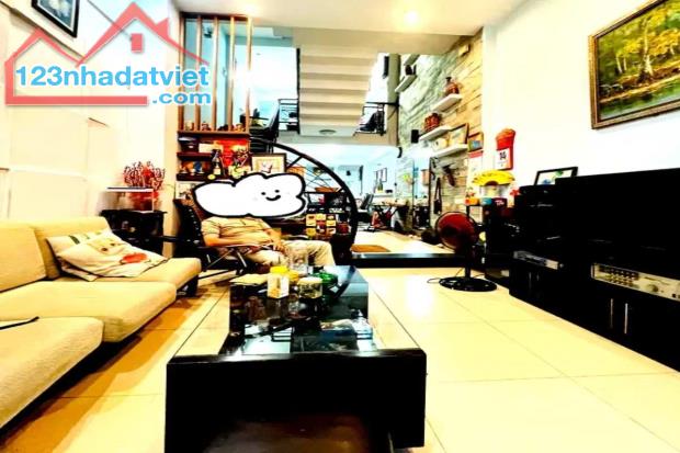 Bán nhà hẻm xe hơi, Trường Chinh, Tân Bình, 3.4m x 15m, 53 m², 6PN - Giá 7.1 tỷ TL