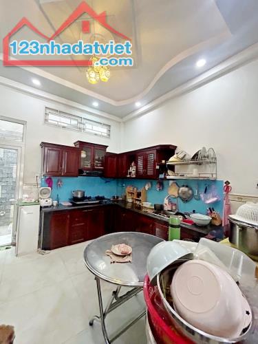 Mặt tiền kinh doanh Phú Định 3.8x22.5 88m2 4 tầng P16 Q8 chỉ 9 tỷ 2 - 2