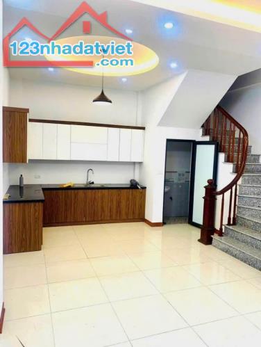 Nhà 5 Tầng 36m2 Ngõ Thông Ô Tô Tránh Nhau Đỗ Xe Ngay Gần Nhà.Cách QL6 3p - 2