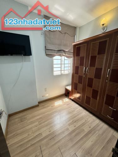 Bán nhà CÁCH MẠNG THÁNG TÁM  - Khu  văn minh  - DT 30m2 - Nhỉnh 3 tỷ - 1