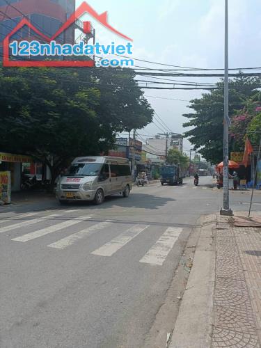 Nhà MT KD hạ chào 4 tỷ, Nguyễn Ảnh Thủ, Hiệp Thành, Q12, 280m2, ngang 8m. chỉ 85tr/m2 - 1