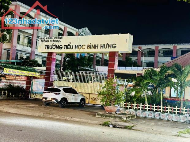 Bán nhà KDC Bình Hưng 4*18 4 tầng giáp quận 8 Bình Chánh  chỉ 8,3 tỷ - 3