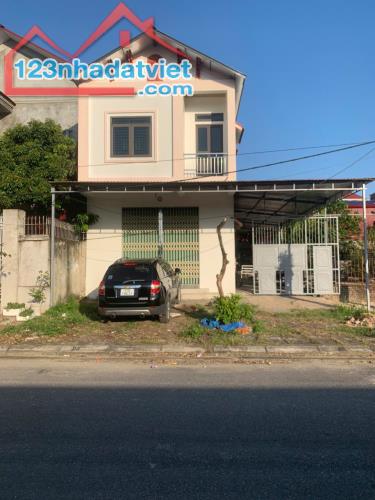 Bán Nhà KĐT Yên Trung thụy hòa Yên Phong 160m2 x 3 Tầng full đồ - đường 20m giá 3,35ty - 2