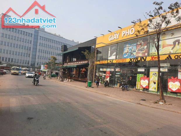 Bán Nhà KĐT Yên Trung thụy hòa Yên Phong 160m2 x 3 Tầng full đồ - đường 20m giá 3,35ty - 5