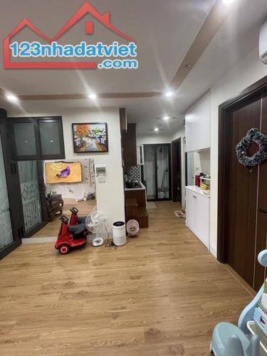 Xuân La, CCMN, tầng 1, DT55 m2, 2 phòng ngủ, vừa ở vừa kinh doanh Giá chào: nhỉnh 2,5 tỷ - 1